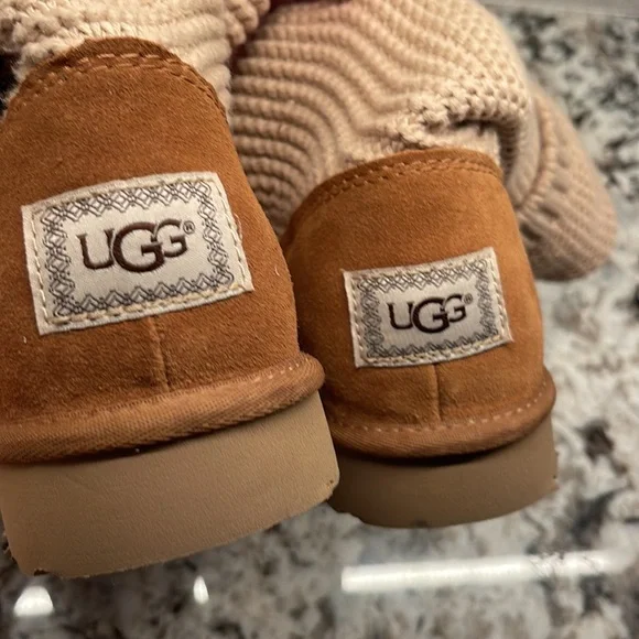 UGG Purl Cardy Knit Boot - Picture 10 of 11